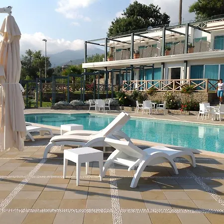 Promenade Bleu Hotel Pioppi