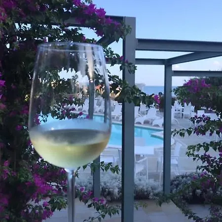 Promenade Bleu 4*