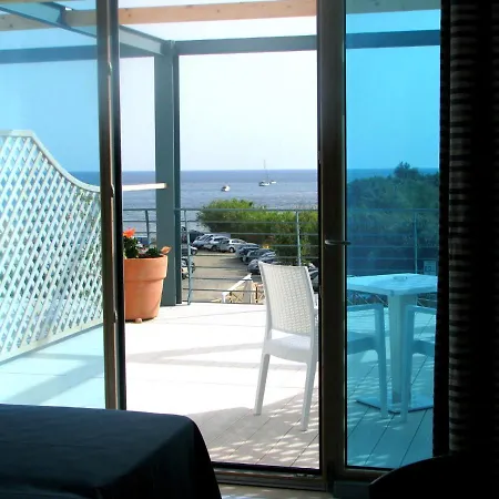 Promenade Bleu Hotel